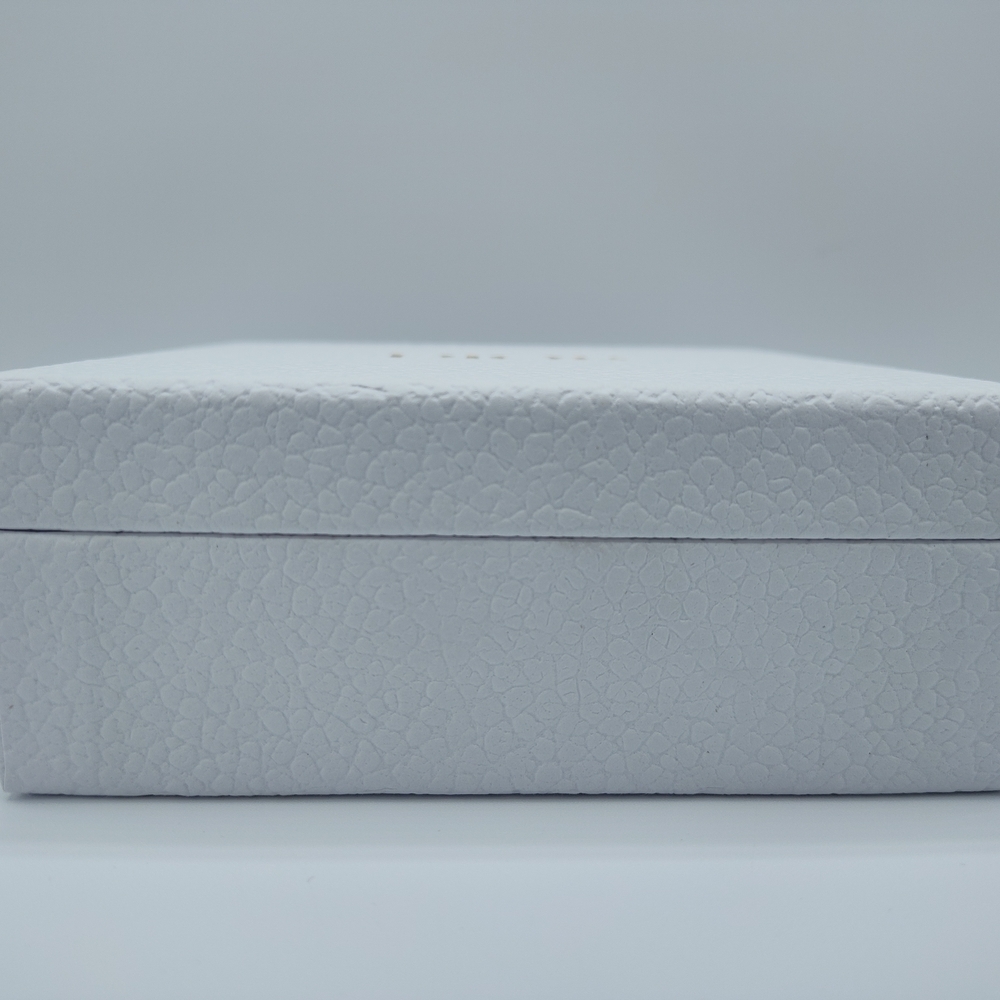 Dior Textured White Gift Box & Card Gold Logo 5x5 Hard Box Case Packaging NWOT - Picture 13 of 15